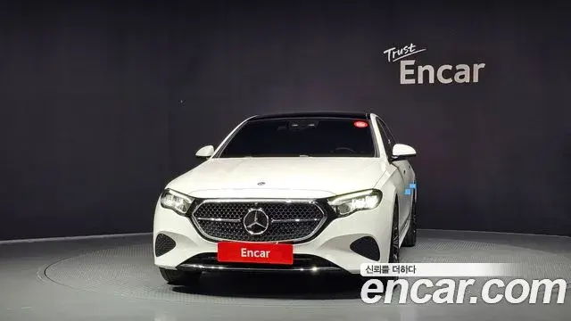 Mercedes-Benz E-Class 2025 — Photo 3/20