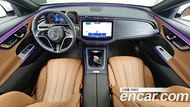 Mercedes-Benz E-Class 2025 — Photo 7/20