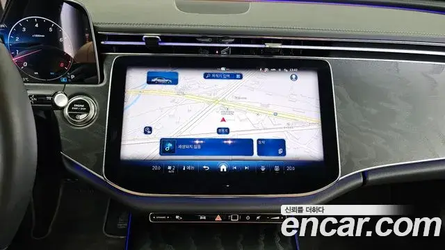 Mercedes-Benz E-Class 2025 — Photo 14/20