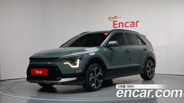 Kia Niro 2022 — Фото 1/20