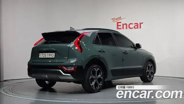 Kia Niro 2022 — Фото 2/20