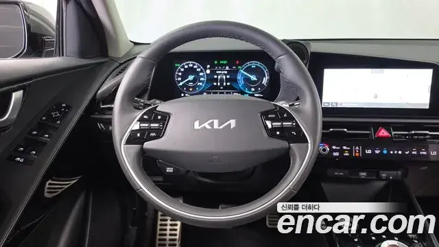 Kia Niro 2022 — Фото 13/20