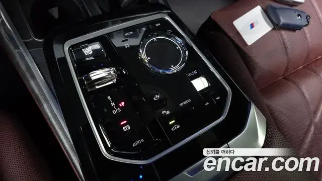 BMW 7 Series 2024 — Photo 9/20