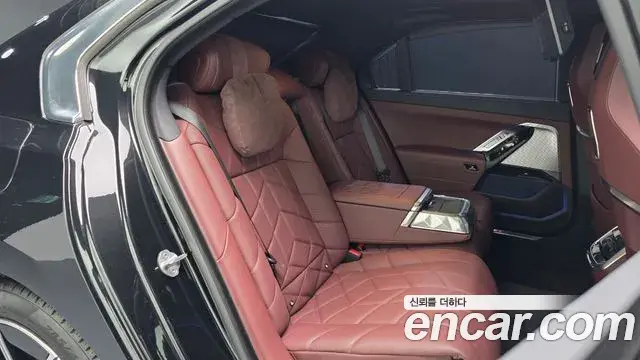BMW 7 Series 2024 — Photo 11/20