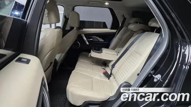 Land Rover Discovery Sport 2020 — Фото 12/20