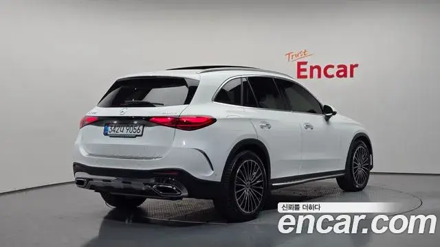 Mercedes-Benz GLC-Class 2025 — Photo 2/20