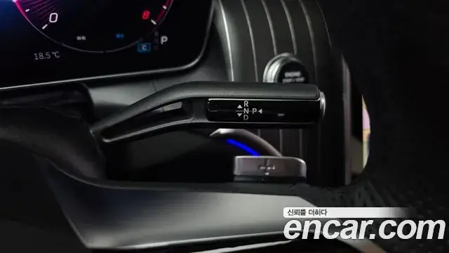 Mercedes-Benz GLC-Class 2025 — Photo 9/20
