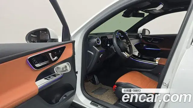 Mercedes-Benz GLC-Class 2025 — Photo 10/20