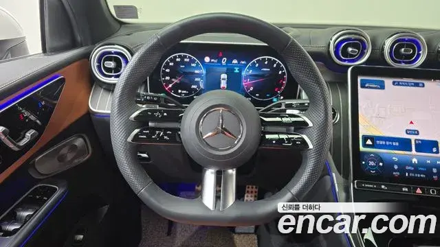 Mercedes-Benz GLC-Class 2025 — Photo 12/20