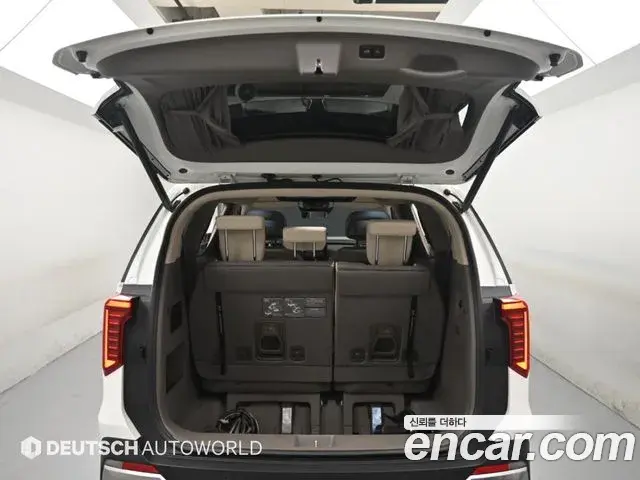 Kia Carnival 2024 — Фото 19/20