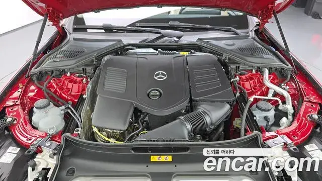 Mercedes-Benz E-Class 2025 — Photo 6/20