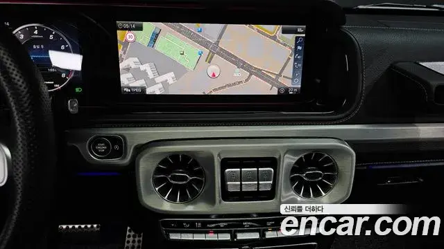 Mercedes-Benz G-Class 2020 — Photo 8/36