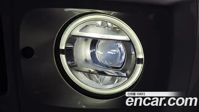 Mercedes-Benz G-Class 2020 — Photo 32/36