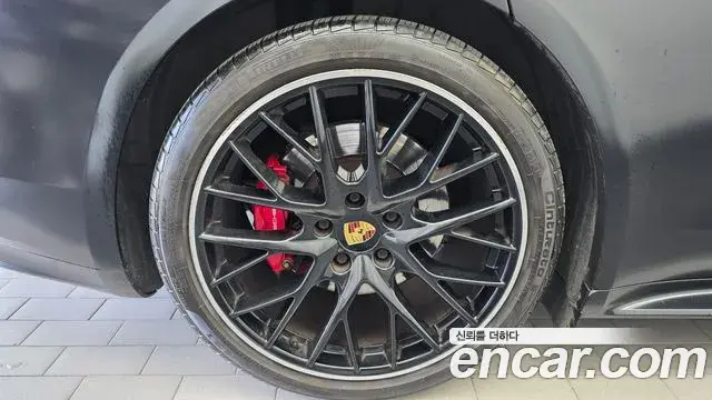 Porsche Panamera 2019 — Photo 4/20
