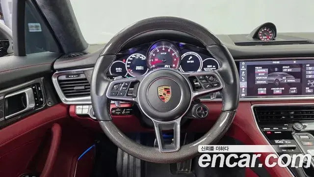 Porsche Panamera 2019 — Photo 11/20