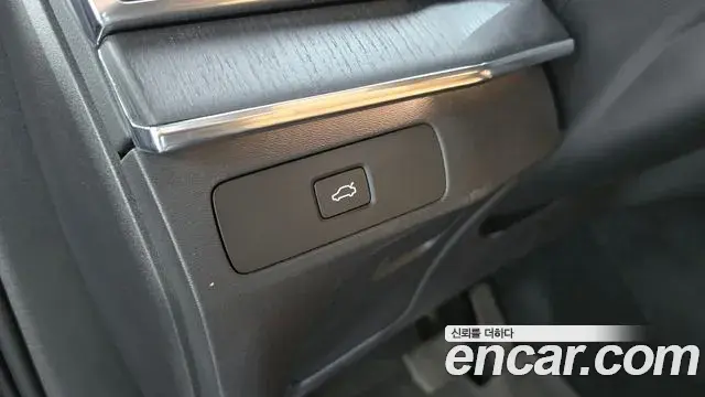 Volvo XC90 2023 — ფოტო 26/30