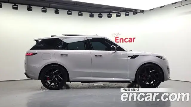 Land Rover Range Rover Sport 2025 — Photo 13/20