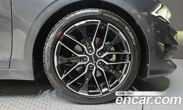 Kia K5 2022 — Photo 8/32