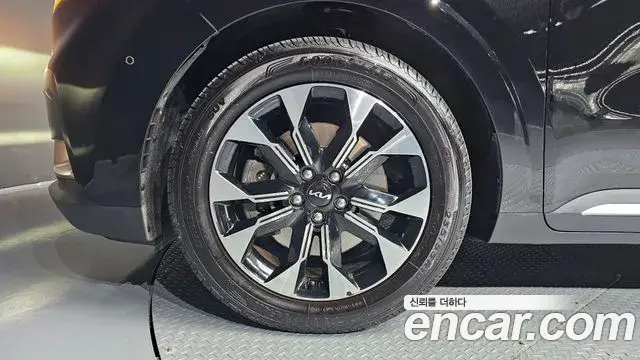 Kia Carnival 2022 — Photo 5/20