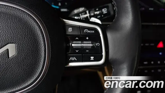 Kia Carnival 2022 — Photo 16/20