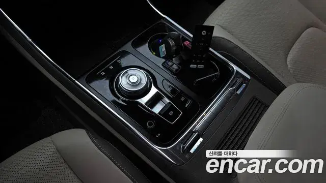 Kia Carnival 2023 — ფოტო 11/35