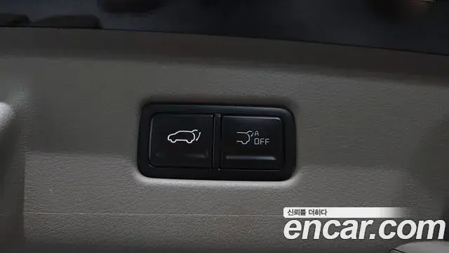 Kia Carnival 2023 — ფოტო 26/35