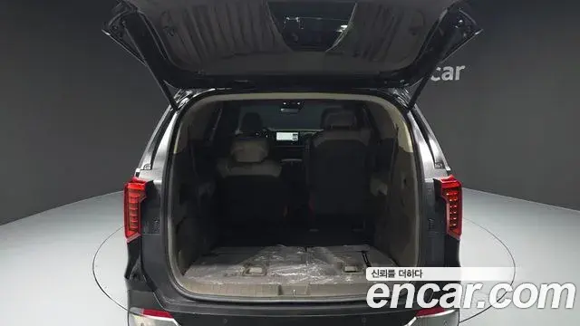 Kia Carnival 2023 — ფოტო 34/35