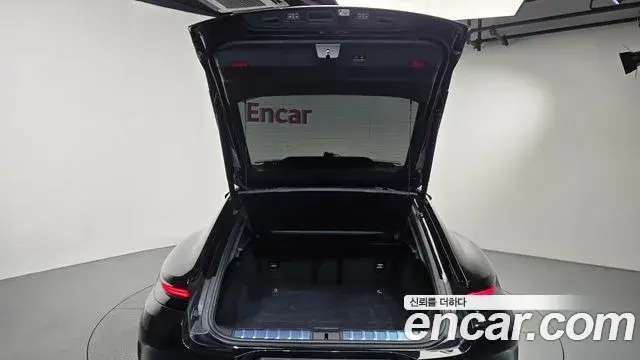 Porsche Panamera 2024 — ფოტო 15/20