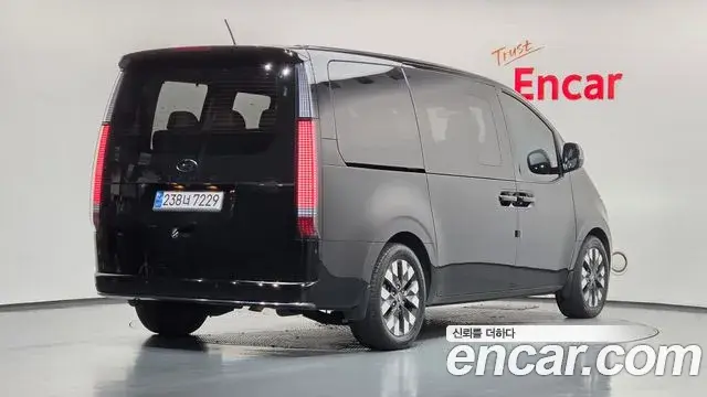 Hyundai Staria 2021 — Photo 2/20