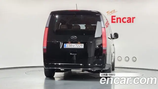 Hyundai Staria 2021 — Photo 4/20
