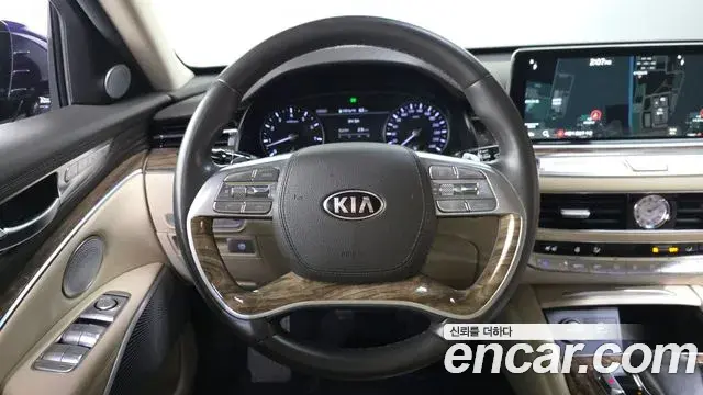 Kia The K9 2018 — Photo 14/20