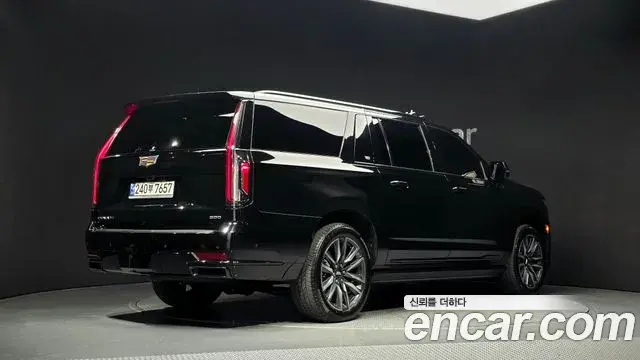 Cadillac Escalade 2024 — Фото 2/20
