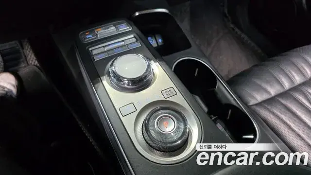 Genesis GV70 2021 — Photo 9/20