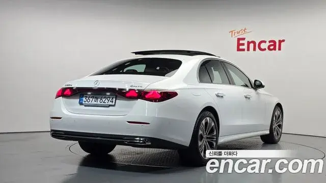 Mercedes-Benz E-Class 2026 — Фото 2/20