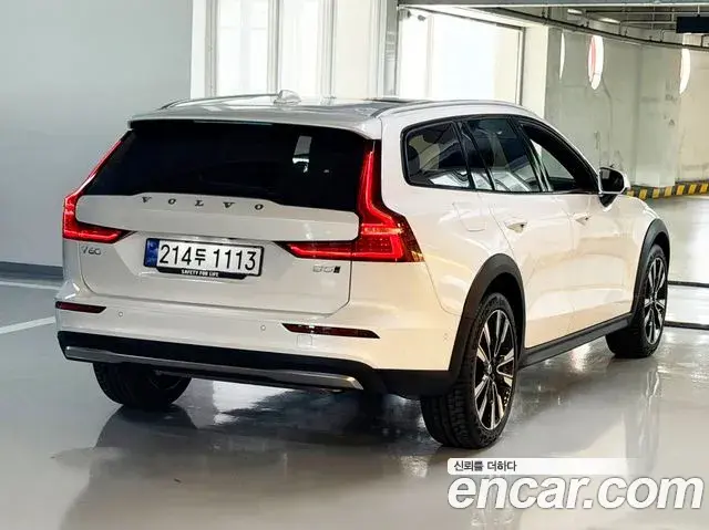 Volvo V60 Cross Country 2026 — ფოტო 11/20