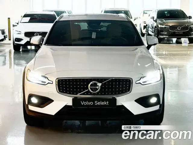 Volvo V60 Cross Country 2026 — ფოტო 19/20