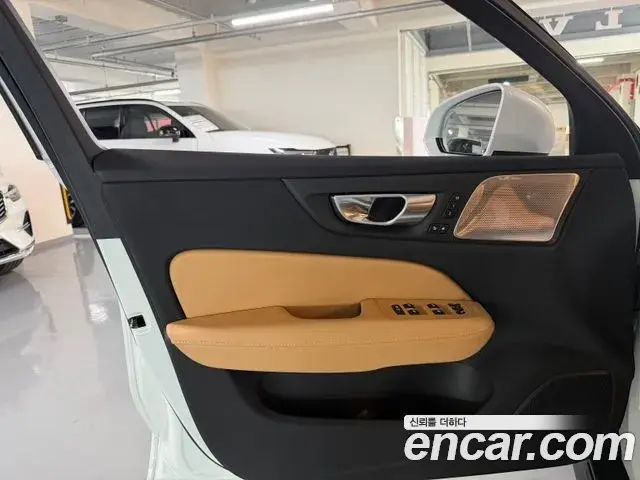 Volvo V60 Cross Country 2026 — ფოტო 18/20