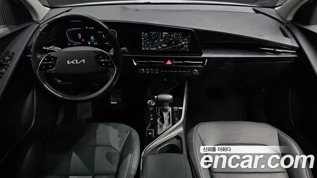 Kia Niro 2023 — Фото 7/20