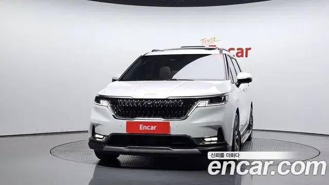 Kia Carnival 2023 — Фото 3/20