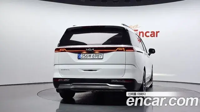 Kia Carnival 2023 — Фото 4/20