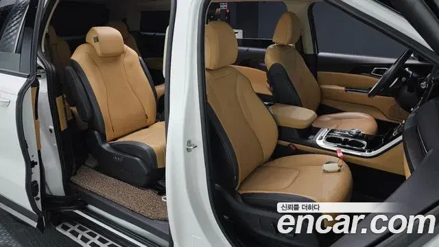 Kia Carnival 2023 — Фото 11/20