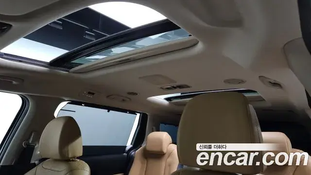 Kia Carnival 2023 — Фото 16/20