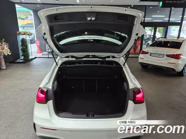 Mercedes-Benz A-Class 2026 — Photo 15/20