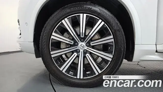 Volvo XC90 2020 — Photo 5/20