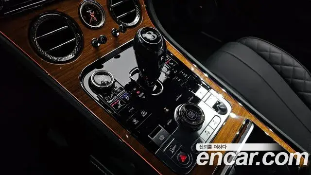 Bentley Continental GT 2023 — Şəkil 34/37
