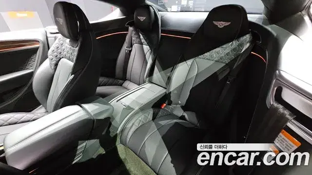 Bentley Continental GT 2023 — Şəkil 29/37