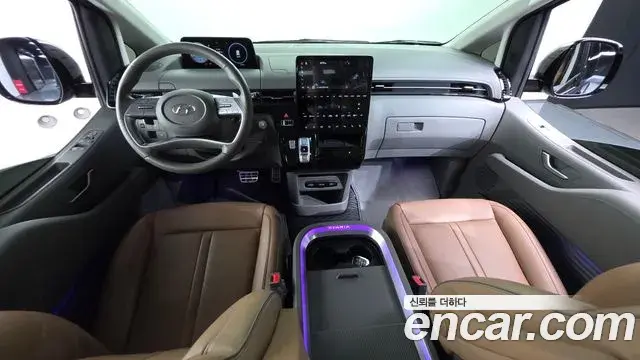 Hyundai Staria 2022 — Photo 7/20