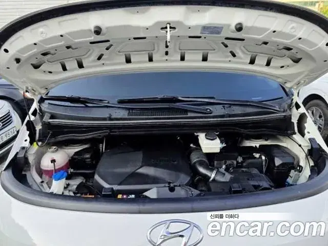 Hyundai Staria 2023 — Photo 4/20