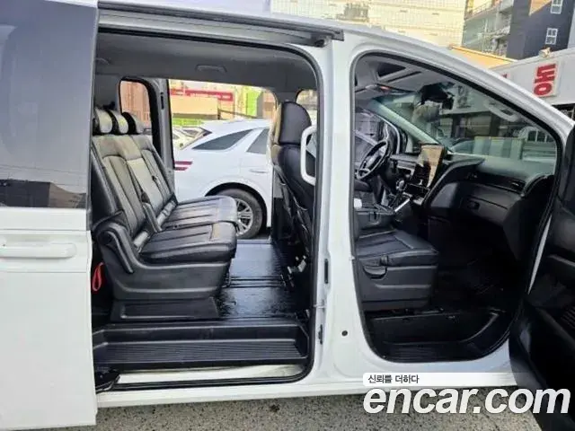 Hyundai Staria 2023 — Photo 11/20