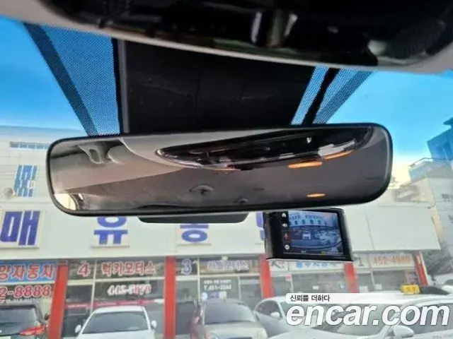 Hyundai Staria 2023 — Photo 16/20